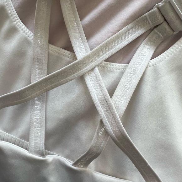 Free People sports bra cross back with adjustable straps - Picture 6 of 7